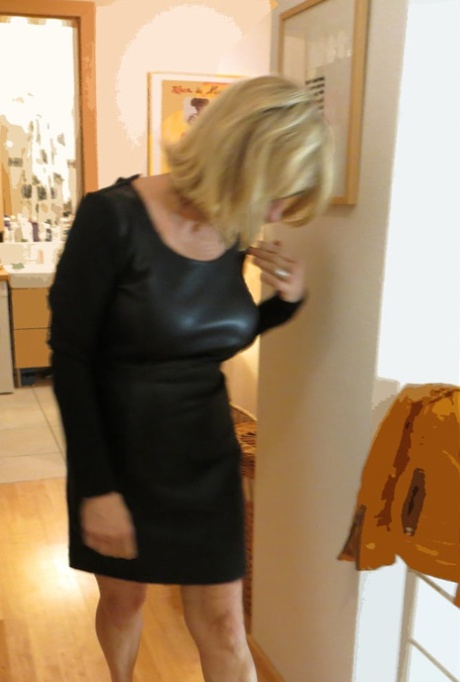 During a change, an amateur MILF with a curvy body is caught on hidden camera.