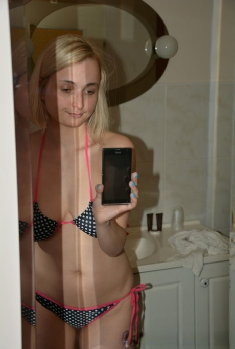 Hot Blonde Babe Shows Her Big Tits In The Mirror After A Day At The Beach