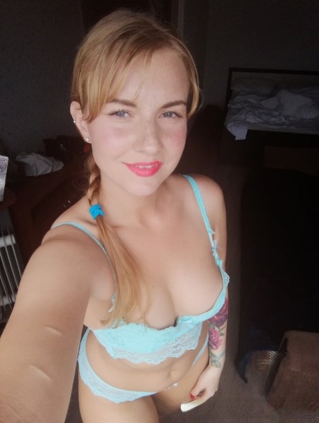 Beautiful Amateur Doll Takes Selfies While Posing In Her Turquoise Lingerie