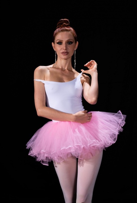 Sexy ballerina Lina Joy experiences a high-pitched dick in the studio after her dance class.