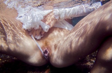 Underwater Pussy Porn Pics & Naked Photos - PornPics.com