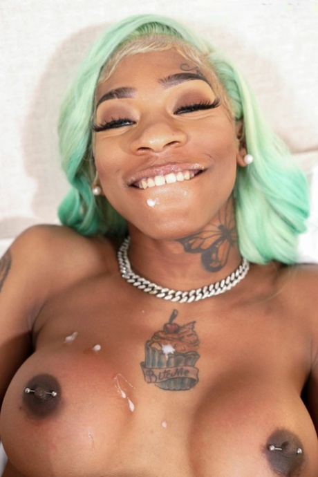 Green-haired Black Shemale Kandi Sweetz Gets Banged By Her Skinny Ebony Lover