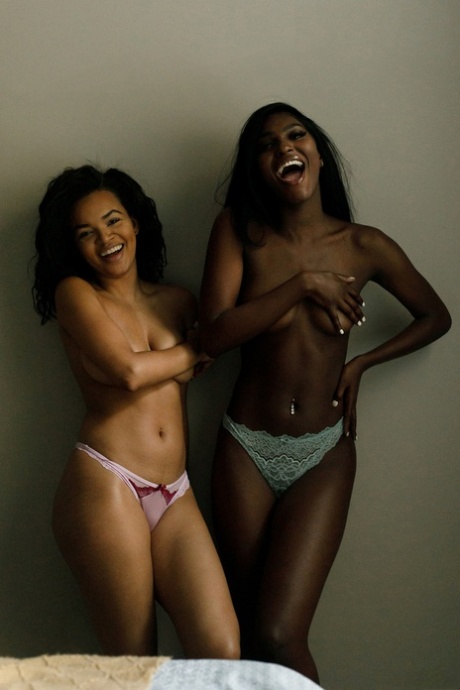 Sexy Lesbian Kelsey Jones & Her Ebony GF Dee Richards Get Naked & Cuddle