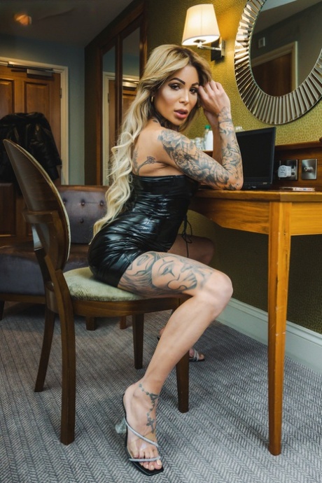 Inked Latina Shemale Vanessa Jhons Spreads Her Big Ass Cheeks & Shows Her Dick