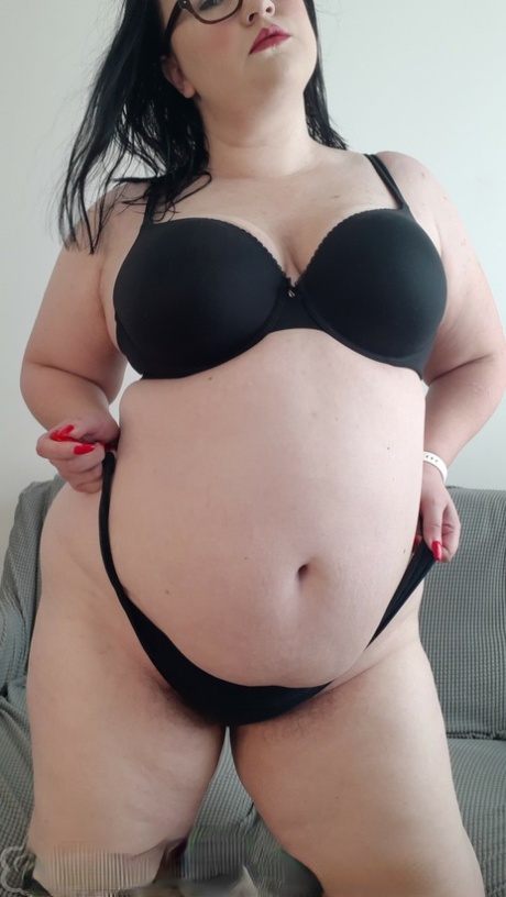 Amateur BBW Katy Churchill Strips Off Her Black Lingerie & Plays With Her Tits