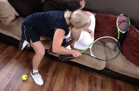 As a mature coach, the lesbian tennis player Kimberly is equipped with spanks and toys.