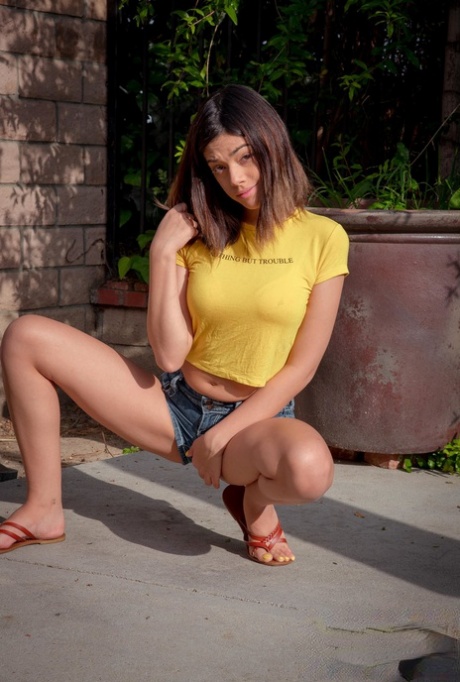 Little Latina Harmony Wonder Gives Her Stepdad A Perfect Handjob Outdoors
