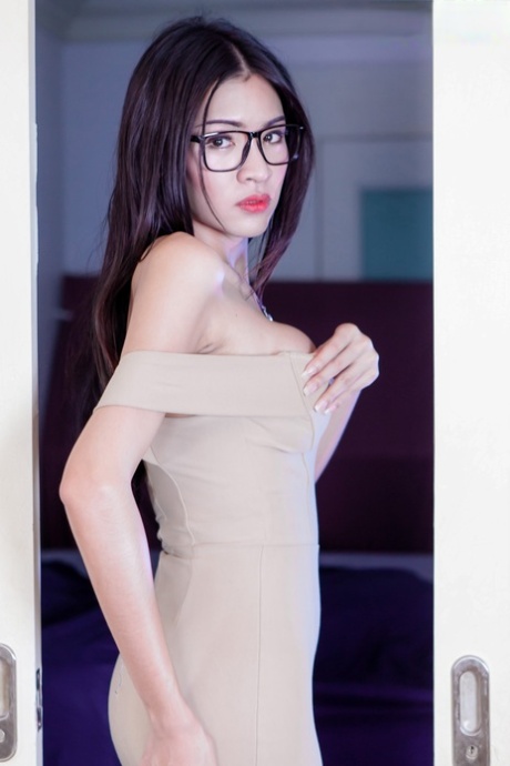 How does Asian TGirl Fong work?