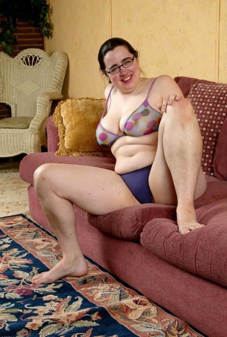 Amateur Teen In Glasses Cori Shows Her Fat Body And Toys Her Hairy Pussy