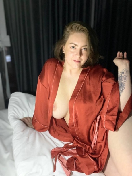 Sexy OnlyFans Fatty Kristi KKK Displays Her Big Ass And Tits In A Solo