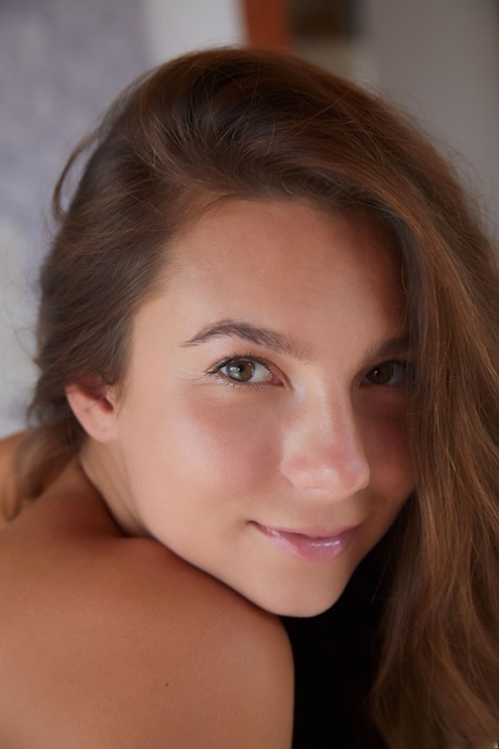 Glamorous Ukrainian Teen Belka Unveils Her Tanned Body, Big Tits & Holes