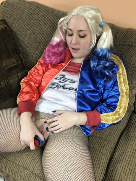 Selena Sky, despite being a curvy amateur with pigtails, masturbates while wearing her pantyhose.