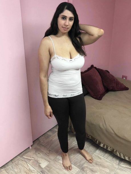 Latina MILF Nicole Paris Shows Her Big Tits While Sucking A Dick