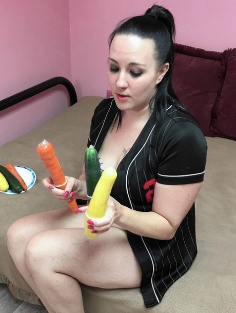 Naughty MILF Selena Sky Shows Her Juicy Cunt And Toys It Deeply