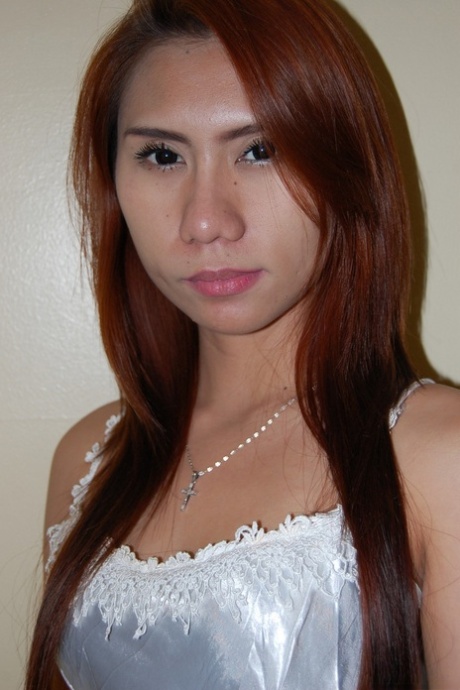 Adorable Filipina Iv Cruz gets rid of her lingerie and shows her big booty