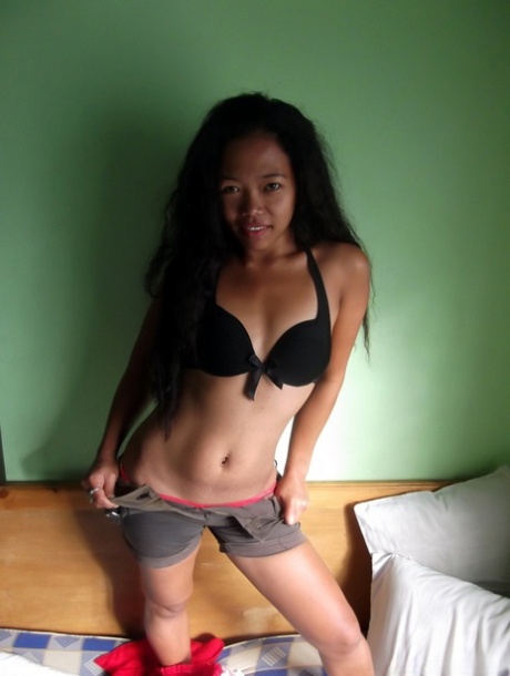 Long-haired Filipina Elisabeth Gabutan Strips & Poses With Jizz In Her Mouth