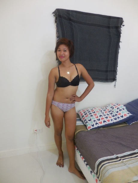 A casting call features Filipina amateur Stella Catalan who strips, flirts with her partner and gets a facial.