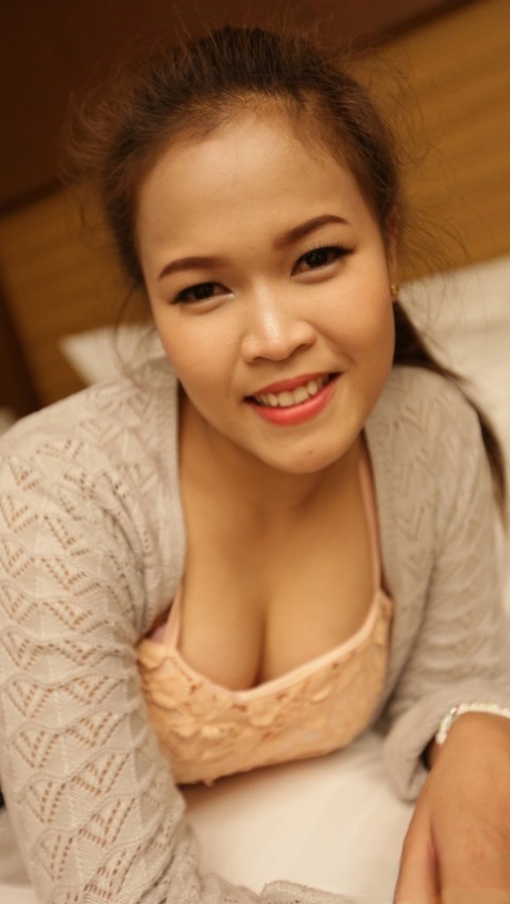 Cute Thai Babe Fang Reveals Her Curvy Body And Enjoys Hot POV Sex