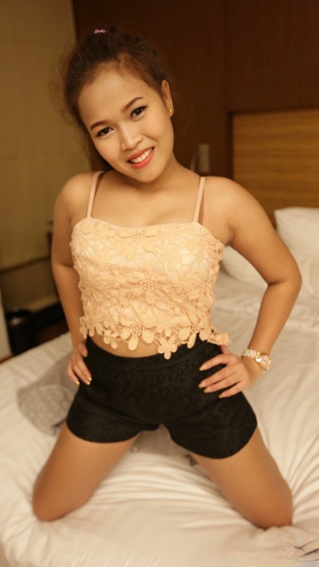 Cute Thai Babe Fang Reveals Her Curvy Body And Enjoys Hot POV Sex