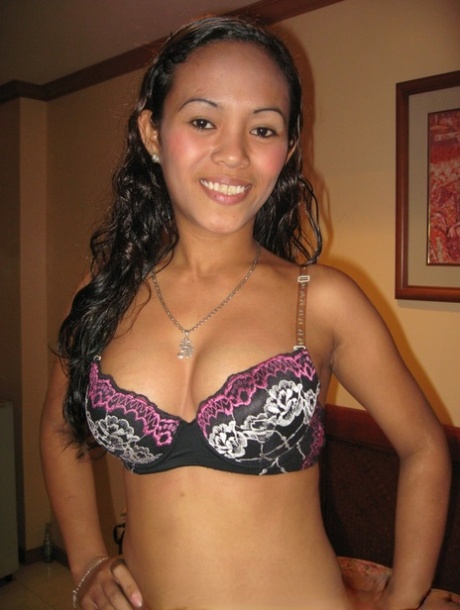A white dude is snatched from behind by Filipina Jessica Odivilas while being given a BJ.