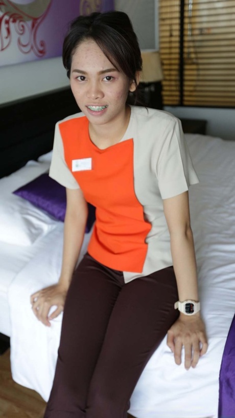 Asian worker Mutmee gets the sexies and moans in an hotel room.