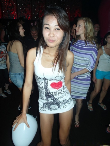 Asian Slut Clubbing - Real Slut Party Porn Pics & Naked Photos - PornPics.com