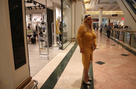 Public view: Chubby MILFs Alexa Blun, Musa Libertina pose in their seductive dresses.