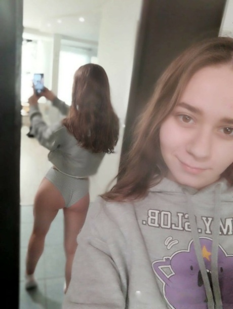 Brunette Teen Takes Some Nude Selfies Showing Her Big Ass & Her Juicy Tits