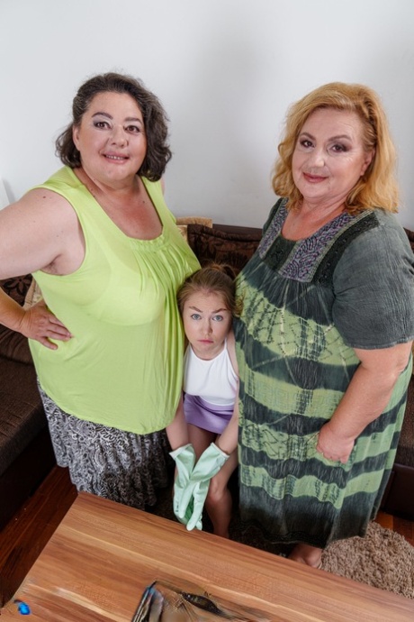 Petite Lesbian Teen Eating Chubby Mom Jana's & Edina's Fat Pussies