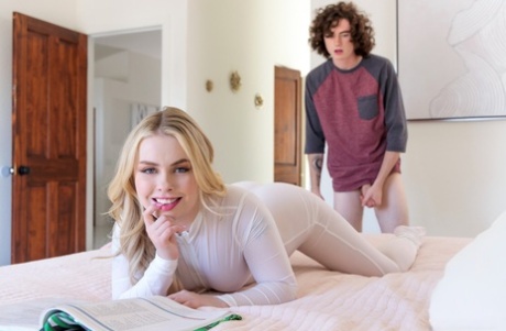 Pretty Blonde Haley Spades Gets Boned And Jizzed By Her Stepbrother