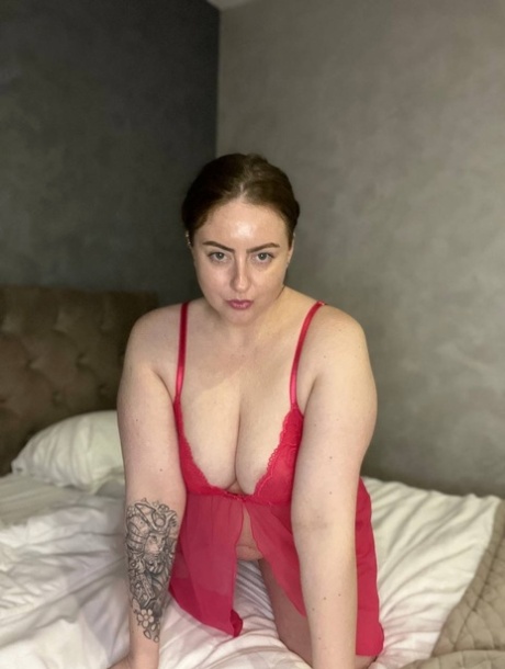 OnlyFans Fatty Kristi KKK Poses In Her Lingerie & Shows Her Big Tits & Fat Ass