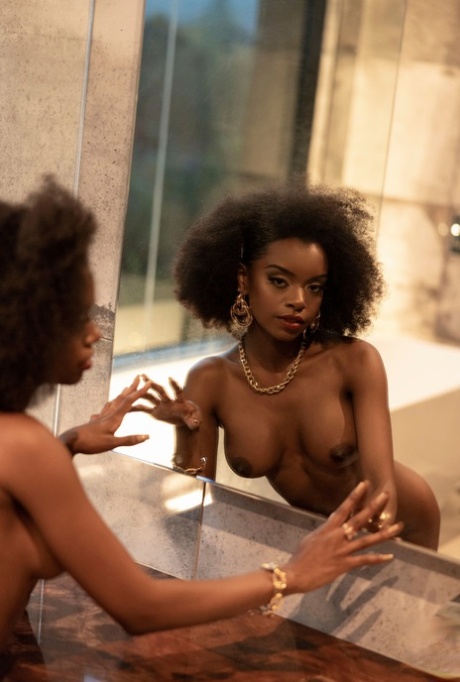 Glamorous Black Babe Muse Naadia Shows Her Flawless Petite Body
