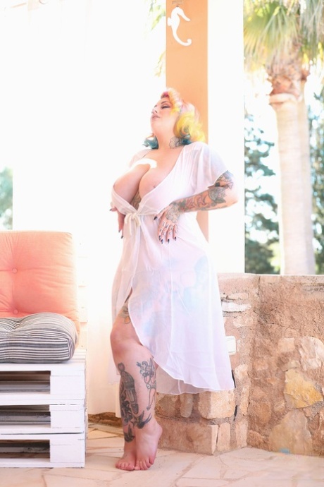 What is the inspiration behind Nothing But Curves by Lucy Vixen?