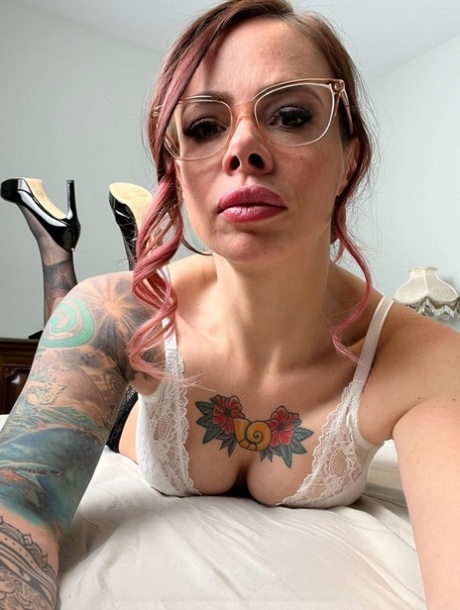 Sexy Teacher With Glasses Lili Cocksinhell Strips & Shows Her Hot Inked Body