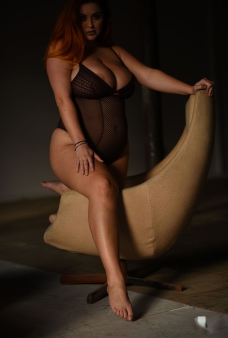 Chubby Redhead Lucy Vixen Shows Off Her Big Tits And Her Great Ass