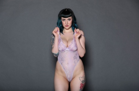 Fatty Model Lisha Blackhurst Displays Her Inked Curves And Big Juggs & Strips