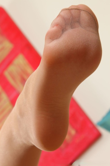 Nylon Feet Toes - Pantyhose Feet Porn Pics - PornPics.com