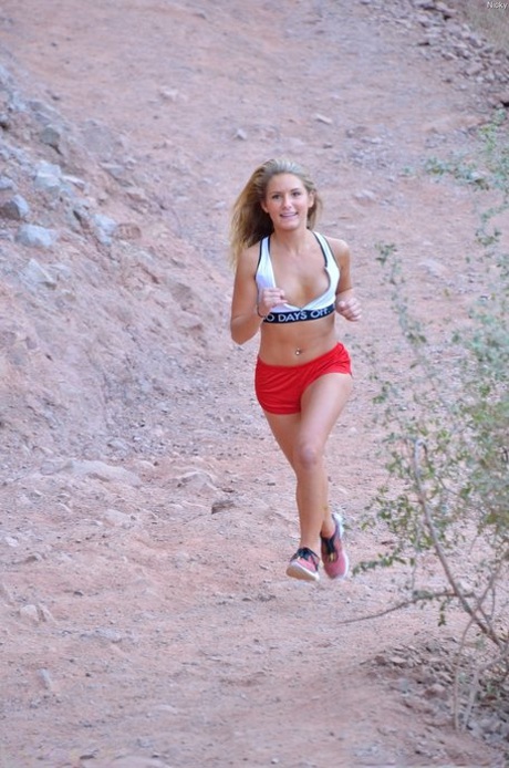 While hiking, Nicky the foxy amateur blonde was seen exposing himself and taking pictures.