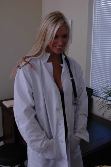 Tiny Nurse Britney Stevens & Doctor Brooke Brand Have A 3some With A Huge Dude