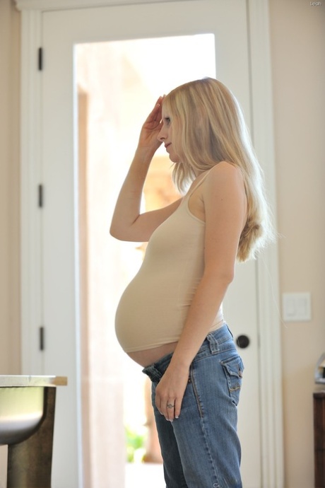 Pregnant Blonde Teen Leah Reveals Her Saggy Boobs And Milks Her Big Nipple